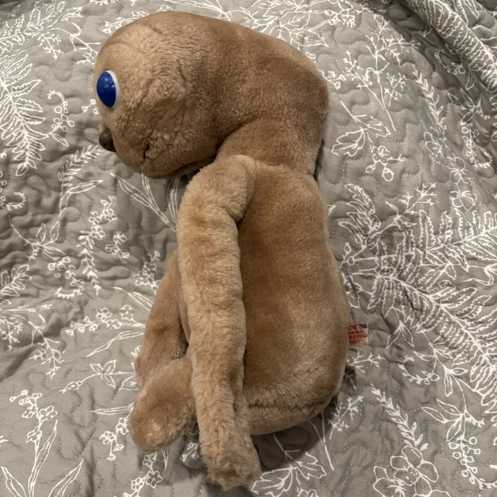 Showtime Vintage 1982 ET Plush 12